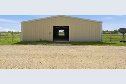 1175 Southern Way, Luling, TX 78648 - Photo 10