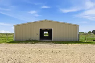 1175 Southern Way, Luling, TX 78648 - Photo 10