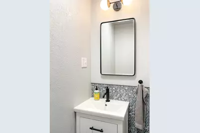 2013 Tillotson Avenue, Austin, TX 78702 - Photo 22