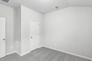 156 Sleep Holw, Jarrell, TX 76537 - Photo 8