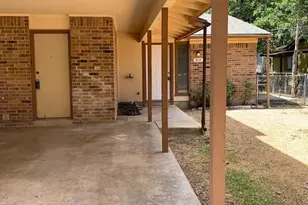 419 Live Oak St, Kyle, TX 78640 - Photo 2