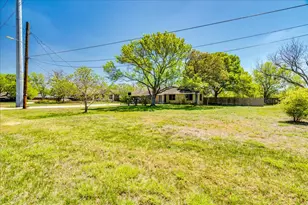 500 Blackjack St, Lockhart, TX 78644 - Photo 4