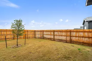 2027 Applewood Dr, Lockhart, TX 78644 - Photo 32