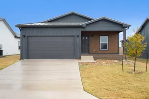 2027 Applewood Dr, Lockhart, TX 78644 - Photo 1