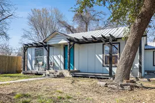 1013 N Colorado St, Lockhart, TX 78644 - Photo 2