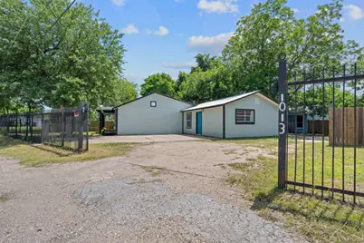 1013 N Colorado Street, Lockhart, TX 78644 - Photo 4