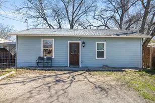 1013 N Colorado St, Lockhart, TX 78644 - Photo 6