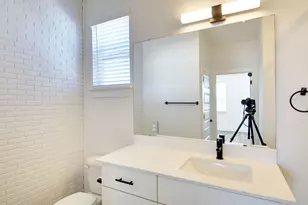 7601 Carver Ave, Austin, TX 78752 - Photo 8