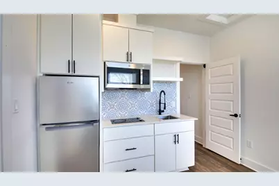 7601 Carver Avenue #1B, Austin, TX 78752 - Photo 6