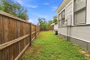 505 Lee St, Smithville, TX 78957 - Photo 24