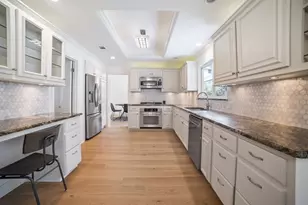 1702 Crested Butte Dr, Austin, TX 78746 - Photo 10