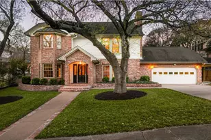 1702 Crested Butte Dr, Austin, TX 78746 - Photo 2