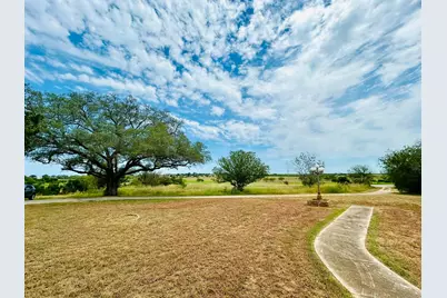 1040 Hwy 80 E, Nixon, TX 78140 - Photo 4