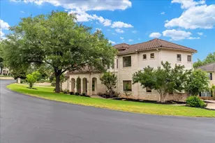 37 Autumn Oaks Dr, The Hills, TX 78738 - Photo 34