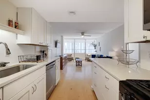 1800 Lavaca St, Austin, TX 78701 - Photo 10