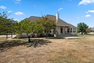 212 Neal Dr, Liberty Hill, TX 78642 - Photo 4