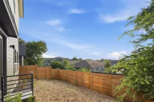 2216 Yellow Jacket Ln, Austin, TX 78741 - Photo 2