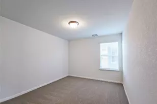 136 Holmby Dr, Hutto, TX 78634 - Photo 32