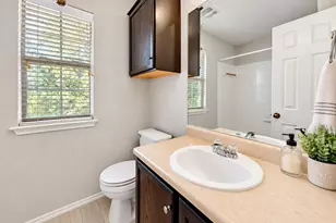 2415 Melissa Oaks Ln, Austin, TX 78744 - Photo 18