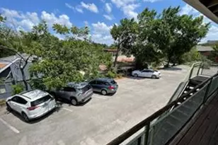 304 E 33rd St, Austin, TX 78705 - Photo 14