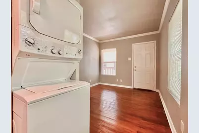 204 E 30 Street #202, Austin, TX 78705 - Photo 4