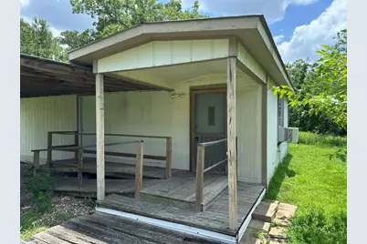 639 N Manse Avenue, Giddings, TX 78942 - Photo 8