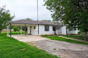 1778 Fm 1704, Elgin, TX 78621 - Photo 1