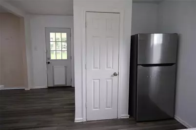 1778 Fm 1704 #C, Elgin, TX 78621 - Photo 4