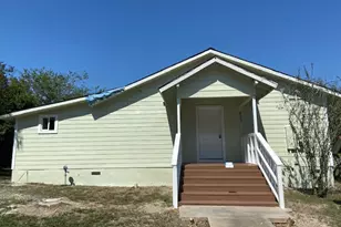 823 Monterrey St, Lockhart, TX 78644 - Photo 1