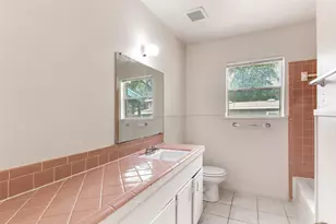 1800 Rhodes Rd, Austin, TX 78721 - Photo 12