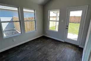 320 Belmont Pl, Lockhart, TX 78644 - Photo 10