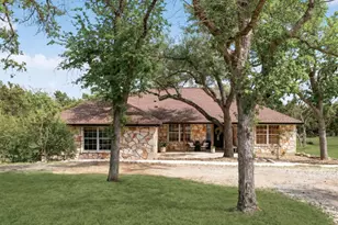 1003 Sunset Canyon Dr S, Dripping Springs, TX 78620 - Photo 2