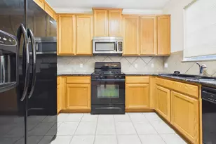 8518 Cahill Dr, Austin, TX 78729 - Photo 8