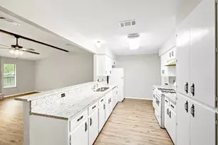 8601 Danville Dr, Austin, TX 78753 - Photo 10