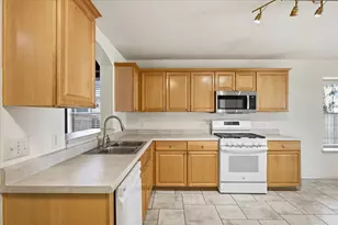 15528 Miss Adrienne's Path, Pflugerville, TX 78660 - Photo 10