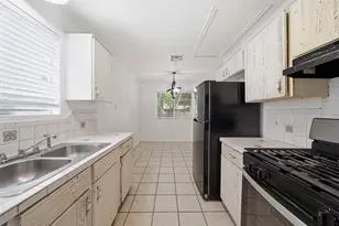 1913 Denfield Dr, Round Rock, TX 78664 - Photo 10