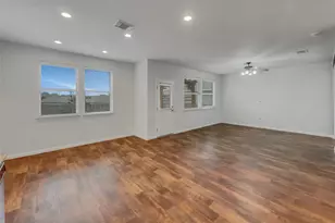 717 Twisted Oaks Ln, Buda, TX 78610 - Photo 10