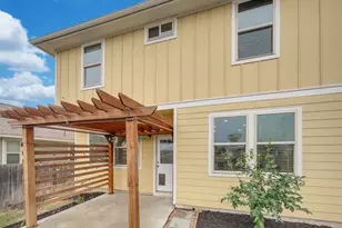 717 Twisted Oaks Ln, Buda, TX 78610 - Photo 30