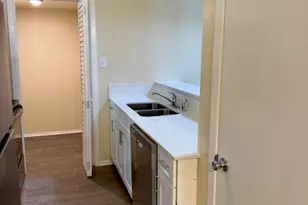 1504-B Summer Creek Dr, Austin, TX 78704 - Photo 8