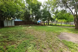 1705 Singleton Ave, Austin, TX 78702 - Photo 18