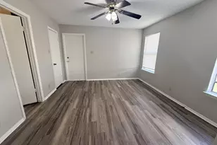 817 Lloyd Ln, Elgin, TX 78621 - Photo 10