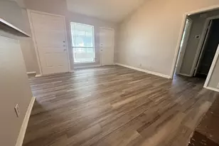 817 Lloyd Ln, Elgin, TX 78621 - Photo 8