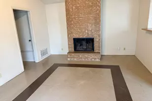817 Lloyd Ln, Elgin, TX 78621 - Photo 2