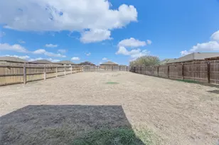 2005 Fairhaven Gtwy, Georgetown, TX 78626 - Photo 22