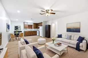 823 N Commerce St, Lockhart, TX 78644 - Photo 6