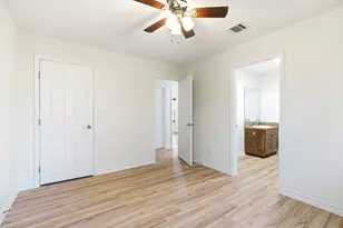 823 N Commerce St, Lockhart, TX 78644 - Photo 20