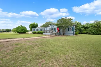 1303 Horizon Park Boulevard, Leander, TX 78641 - Photo 2
