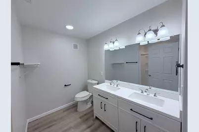403 Taylor Street, Smithville, TX 78957 - Photo 12