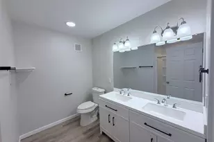 403 Taylor St, Smithville, TX 78957 - Photo 12