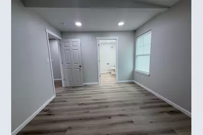 403 Taylor Street, Smithville, TX 78957 - Photo 10